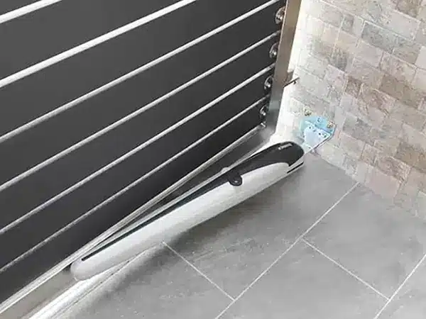 scorrevole-a-battente-installazione-automatismi