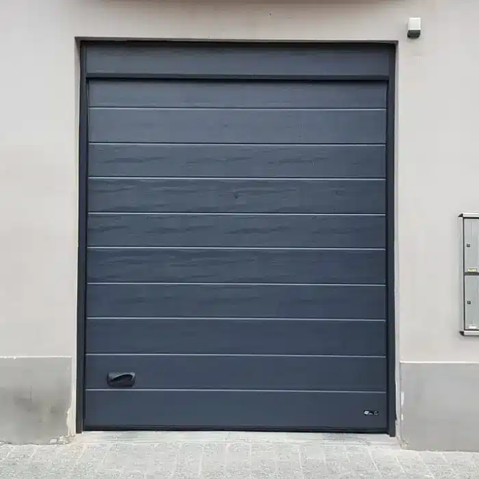 scorrimento-con-porta-di-grandi-dimensioni-fiorenzuola-d-arda